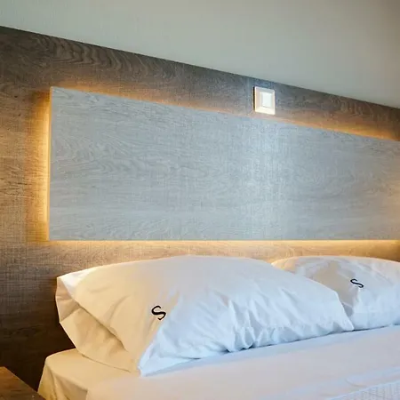 Sinodinos Deluxe Apartment *