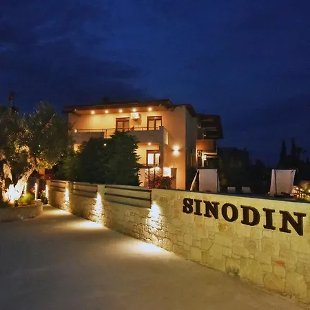 アパート Sinodinos Deluxe *