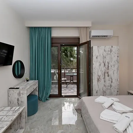 Sinodinos Deluxe アパート