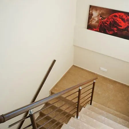 Sinodinos Deluxe アパート